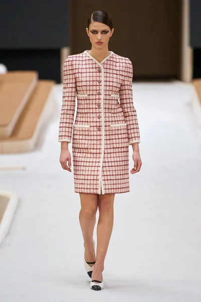 Look 11